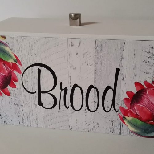 Breadbin Dark Protea 2021