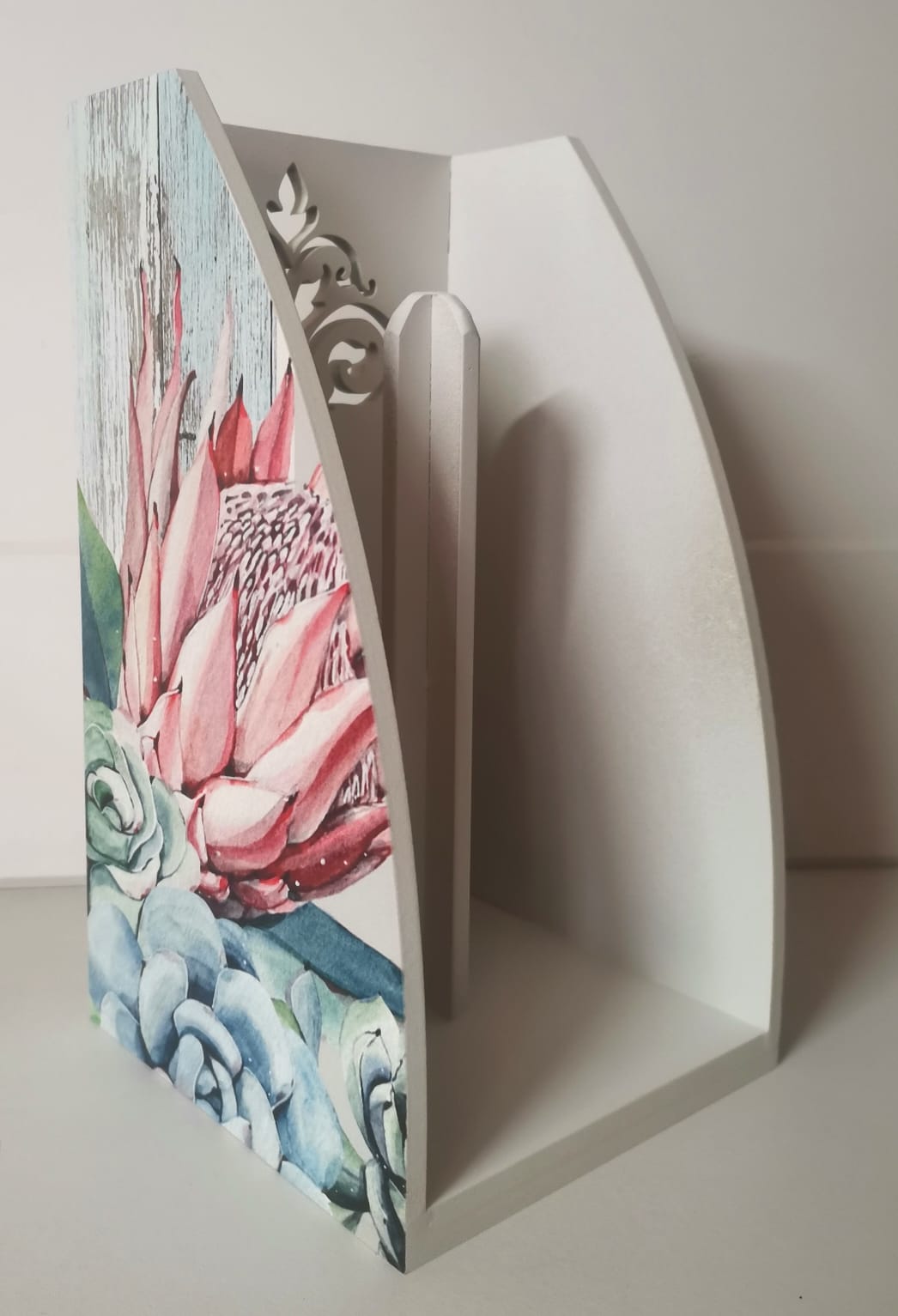 Paper Towel Holder Light Protea